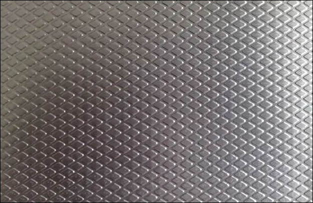 Diamond patterns embossed checker plate in flat sheet